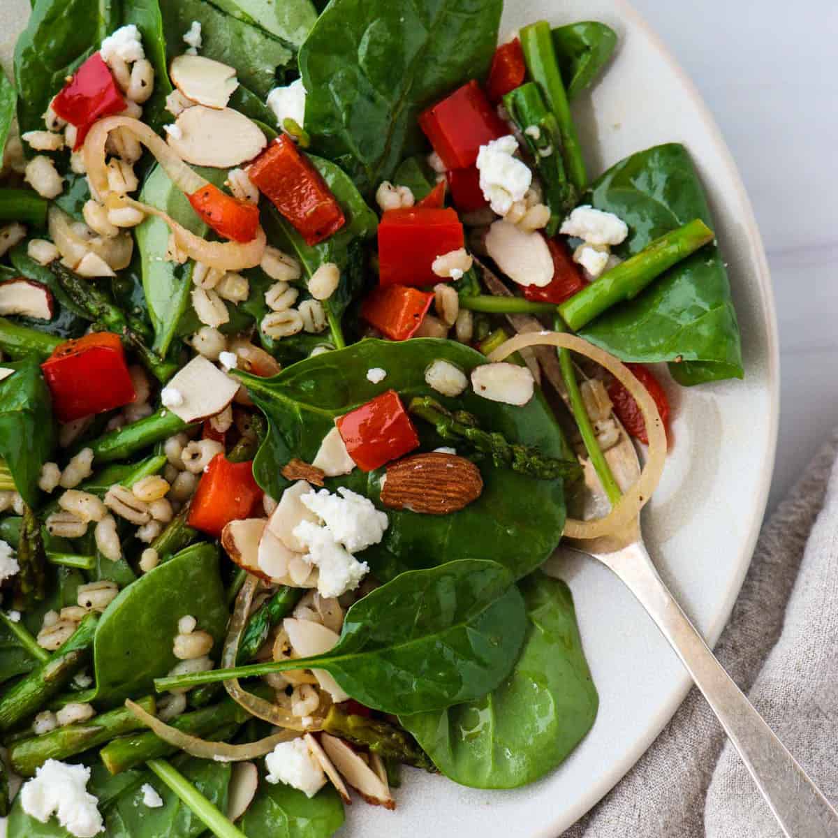 Barley Salad with Asparagus, Red Pepper and Spinach-image