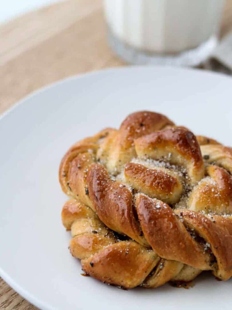 Close up of cardamom bun.