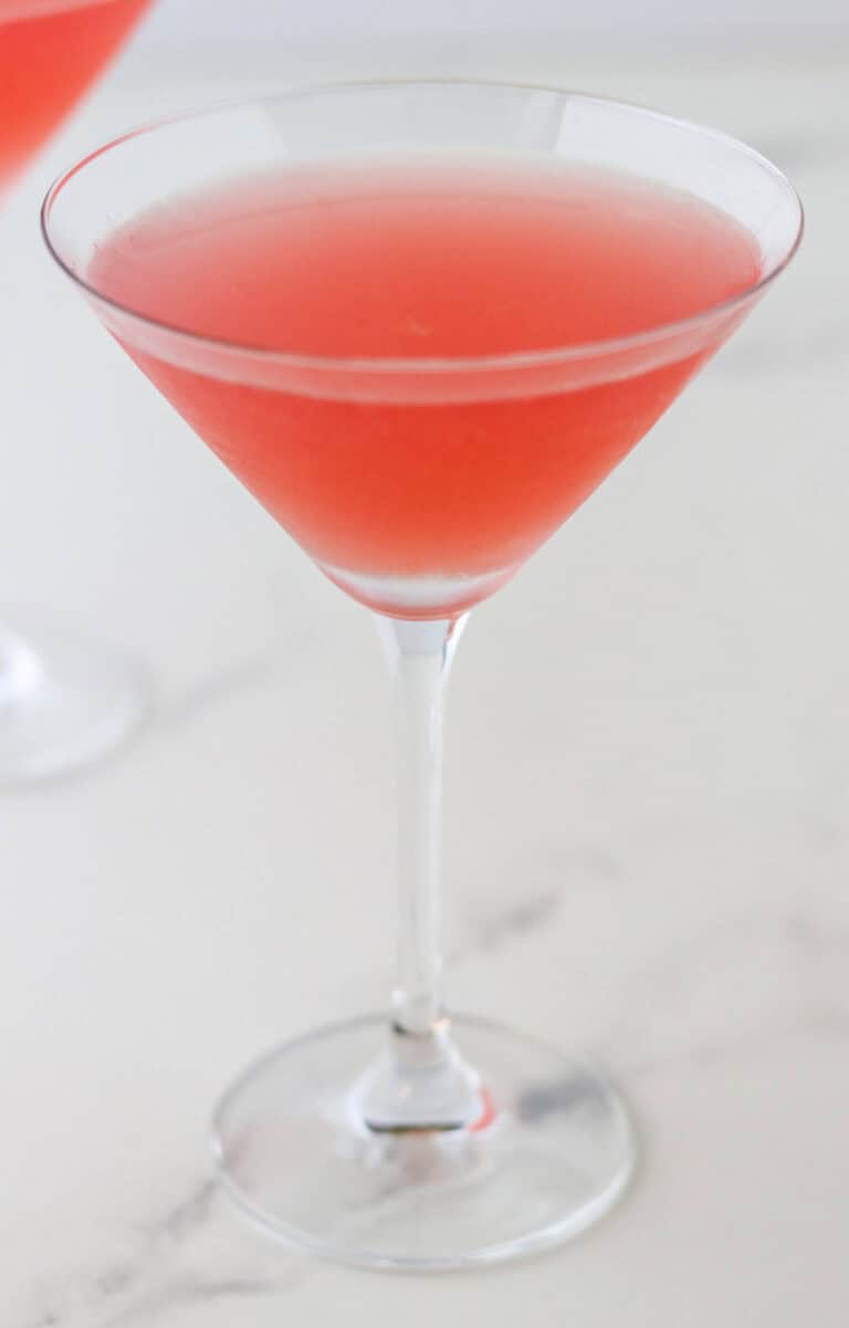 Elegant and Easy Rhubarb Cocktail - True North Kitchen