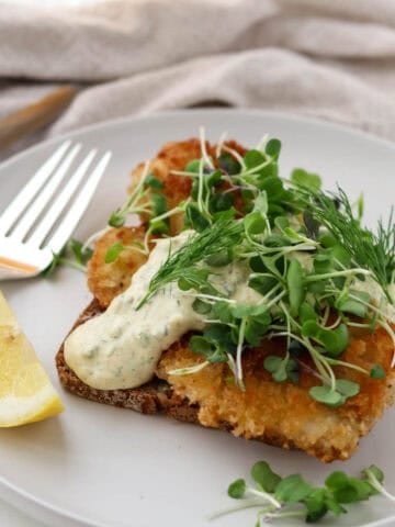 Featured image for Crispy Pan-Fried Fish Smørrebrød.