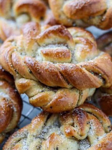 Featured image for Tangzhong method guide and roundup.